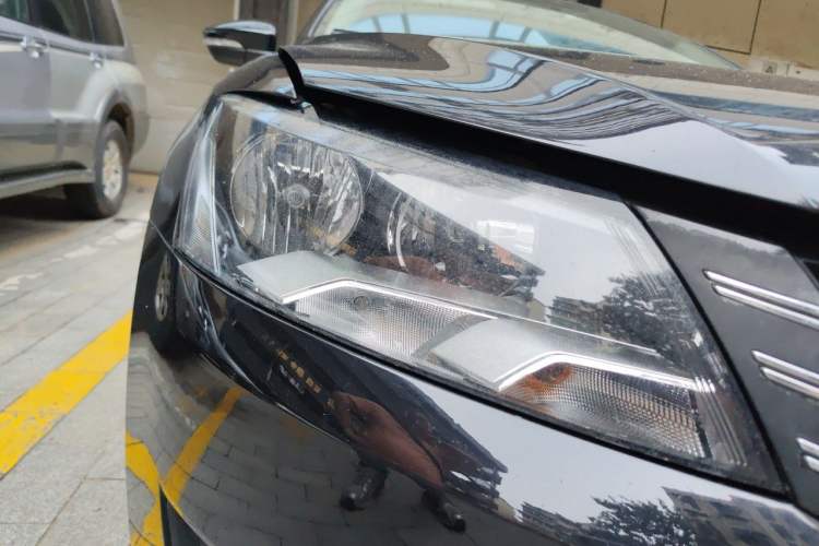 Used Volkswagen Passat 2013 1.8TSI DSG Government Procurement Edition Right Front Headlight
