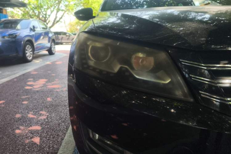 Used Volkswagen Passat 2013 1.8TSI DSG Prestige Edition Right Front Headlight