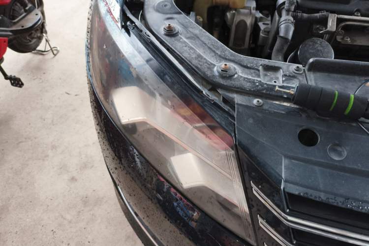Used Volkswagen Passat 2013 1.4 TSI DSG BlueMotion Edition Right Front Headlight