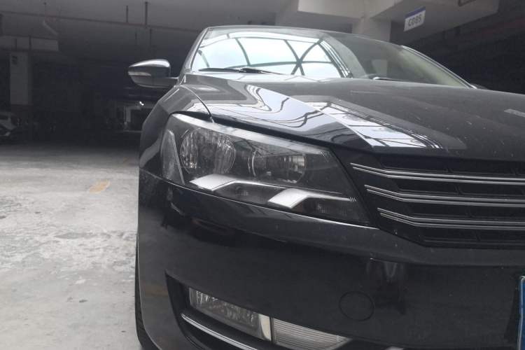Used Volkswagen Passat 2013 1.8TSI DSG Prestige Edition Right Front Headlight