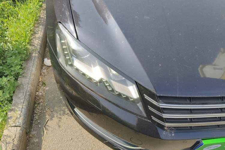 Used Volkswagen Passat 2013 1.8TSI DSG Prestige Edition Right Front Headlight