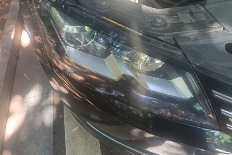 Used Volkswagen Passat 2013 1.8TSI DSG Prestige Edition Right Front Headlight