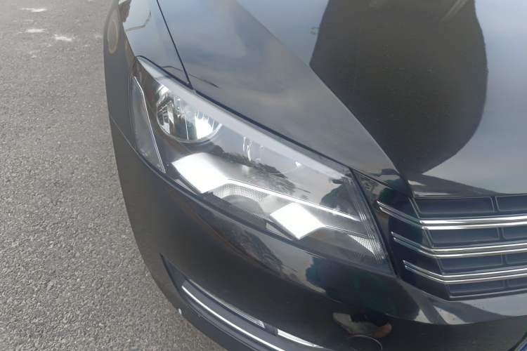 Used Volkswagen Passat 2013 1.8TSI DSG Prestige Edition Right Front Headlight