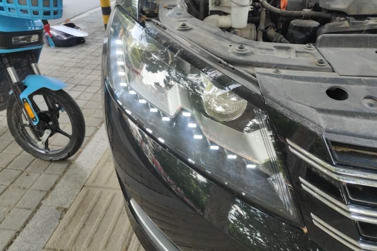 Used Volkswagen Passat 2013 1.8TSI DSG Prestige Edition Right Front Headlight