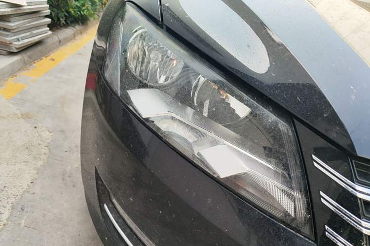 Used Volkswagen Passat 2013 1.8TSI DSG Prestige Edition Right Front Headlight