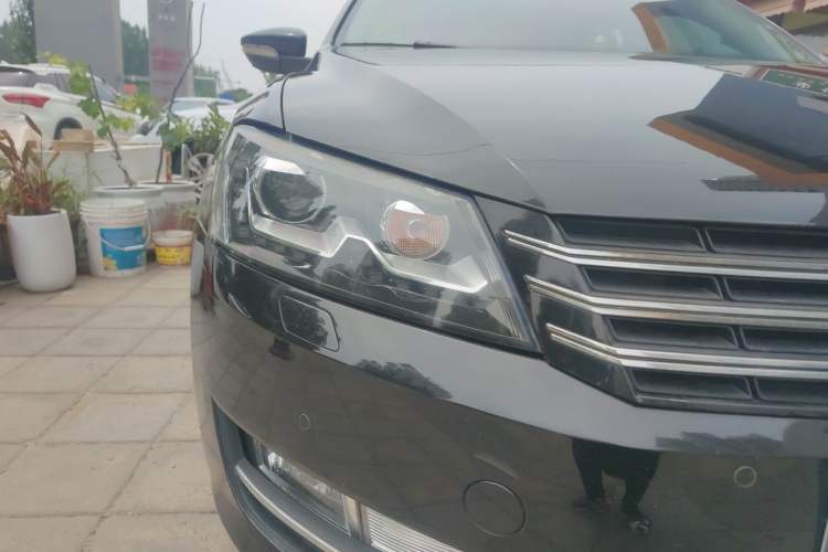 Used Volkswagen Passat 2013 1.8TSI DSG Prestige Edition Right Front Headlight