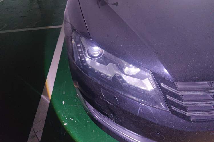 Used Volkswagen Passat 2013 1.8TSI DSG Prestige Edition Right Front Headlight