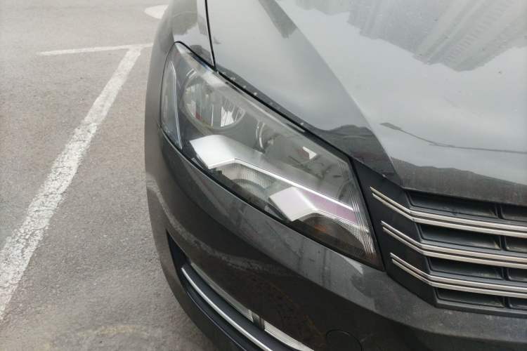 Used Volkswagen Passat 2013 1.8TSI DSG Prestige Edition Right Front Headlight