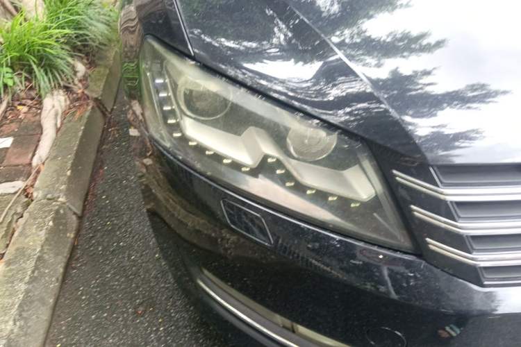 Used Volkswagen Passat 2013 2.0 TSI DSG Ultimate Edition Right Front Headlight