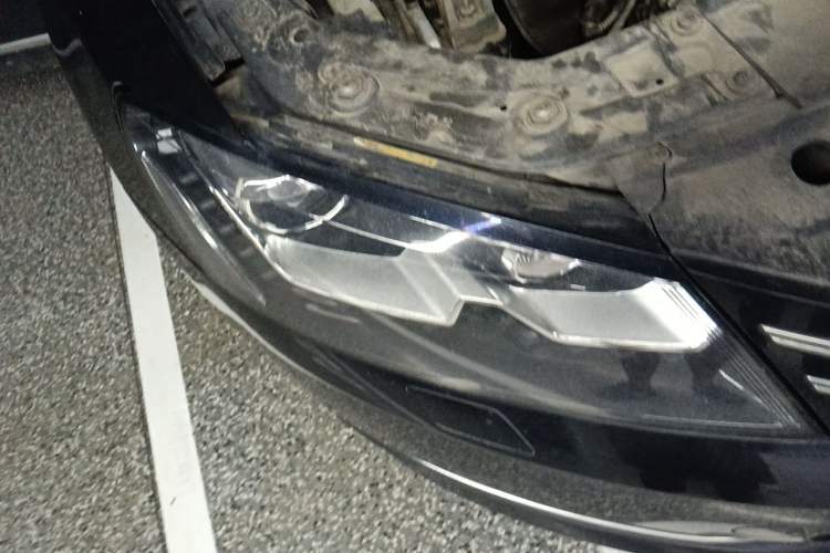 Used Volkswagen Passat 2013 1.8TSI DSG Prestige Edition Right Front Headlight