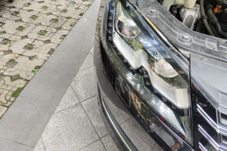 Used Volkswagen Passat 2013 2.0 TSI DSG Ultimate Edition Right Front Headlight