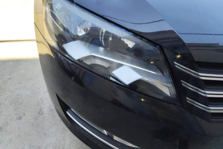 Used Volkswagen Passat 2013 1.8TSI DSG Prestige Edition Right Front Headlight
