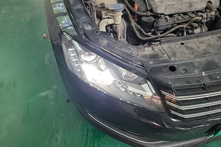 Used Volkswagen Passat 2013 1.8TSI DSG Prestige Edition Right Front Headlight
