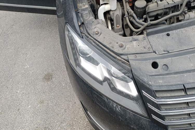 Used Volkswagen Passat 2013 1.8TSI DSG Prestige Edition Right Front Headlight