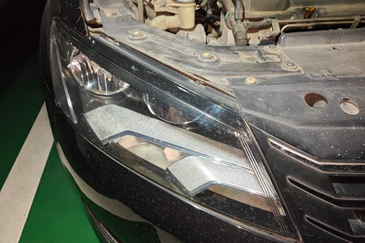 Used Volkswagen Passat 2013 1.4 TSI DSG BlueMotion Edition Right Front Headlight