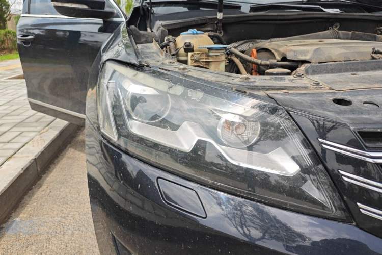 Used Volkswagen Passat 2013 1.8TSI DSG Prestige Edition Right Front Headlight