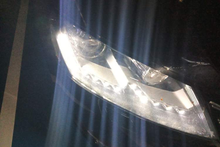 Used Volkswagen Passat 2013 1.8TSI DSG Prestige Edition Right Front Headlight