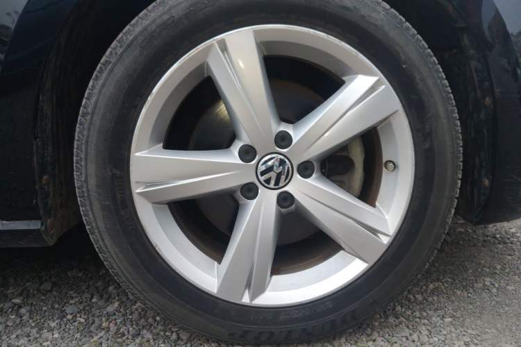 Used Volkswagen Passat 2013 2.0 TSI DSG Prestige Edition Right Front Wheel Hub