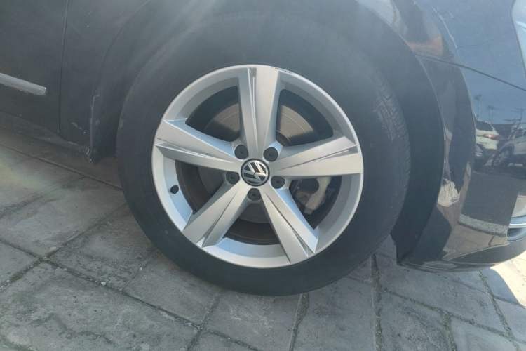 Used Volkswagen Passat 2013 2.0 TSI DSG Prestige Edition Right Front Wheel Hub