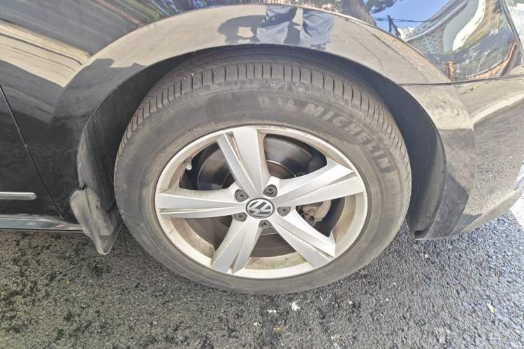 Used Volkswagen Passat 2013 2.0 TSI DSG Prestige Edition Right Front Wheel Hub