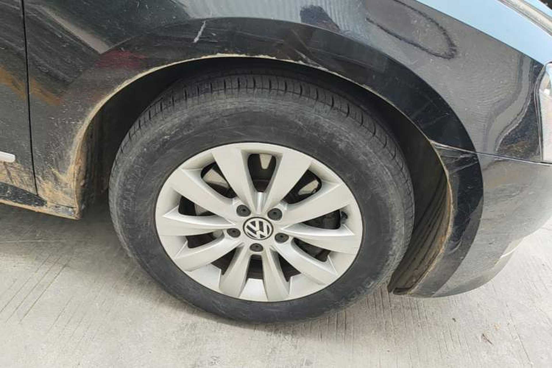 Used Volkswagen Passat 2013 1.8TSI DSG Prestige Edition Right Front Wheel Hub