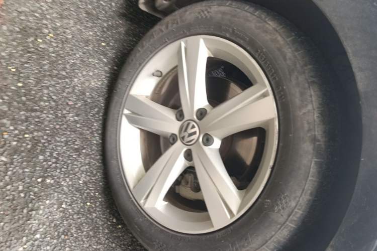 Used Volkswagen Passat 2013 2.0 TSI DSG Ultimate Edition Right Front Wheel Hub