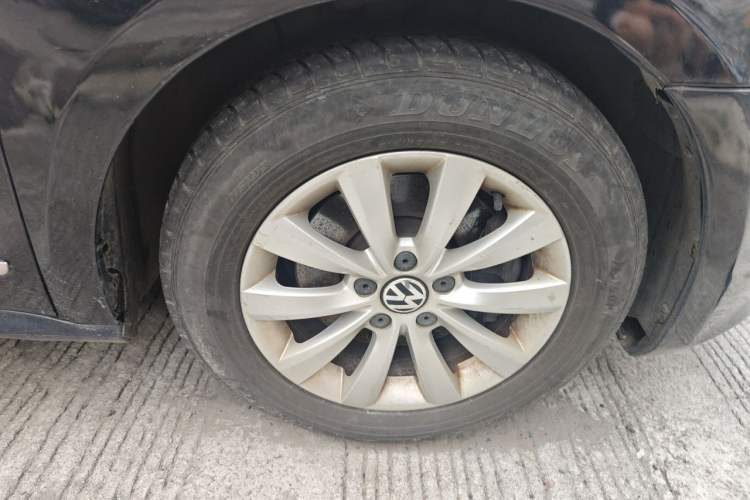 Used Volkswagen Passat 2013 1.8TSI DSG Government Procurement Edition Right Front Wheel Hub