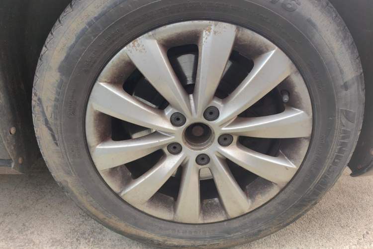 Used Volkswagen Passat 2013 1.8TSI DSG Prestige Edition Right Front Wheel Hub