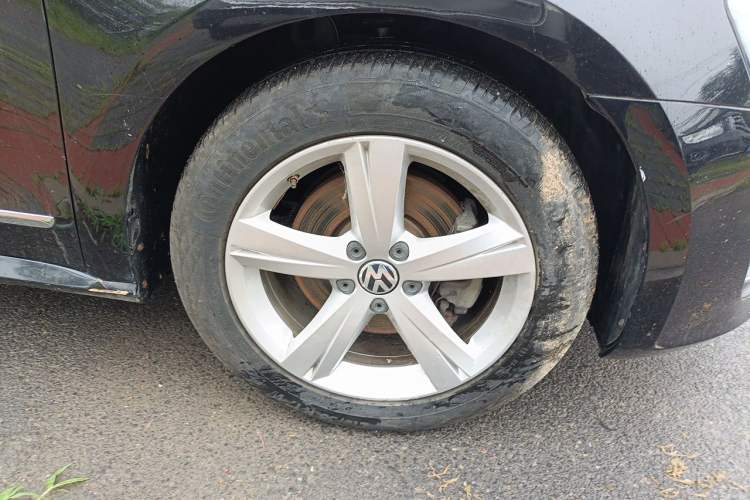 Used Volkswagen Passat 2013 2.0 TSI DSG Prestige Edition Right Front Wheel Hub