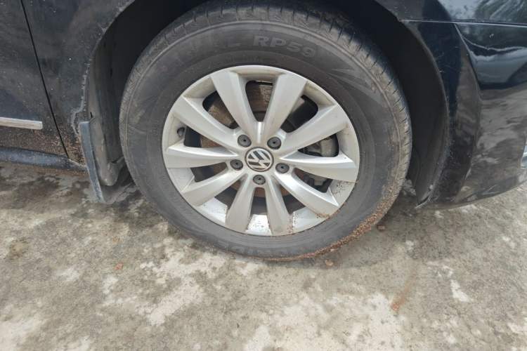 Used Volkswagen Passat 2013 1.8TSI DSG Government Procurement Edition Right Front Wheel Hub