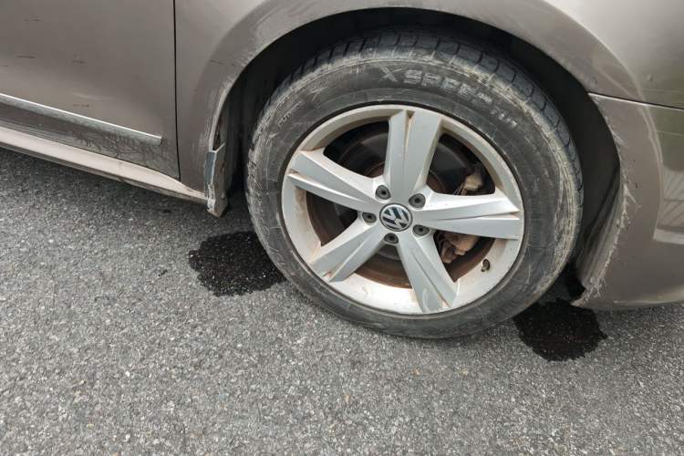 Used Volkswagen Passat 2013 1.8TSI DSG Prestige Edition Right Front Wheel Hub