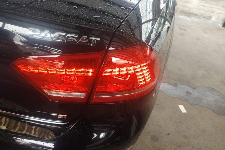 Used Volkswagen Passat 2013 1.8TSI DSG Prestige Edition Right Rear Taillight