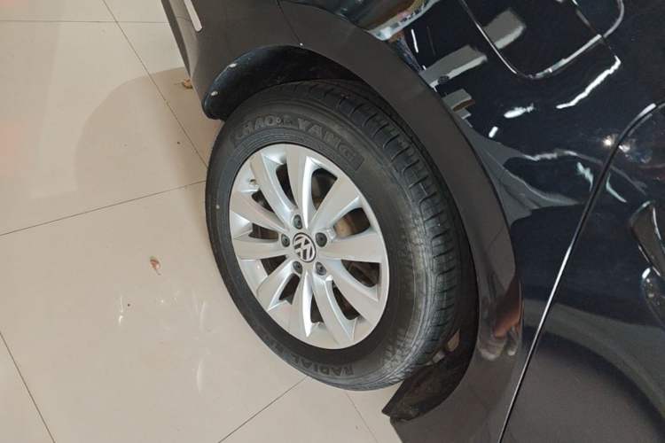 Used Volkswagen Passat 2013 1.8TSI DSG Government Procurement Edition Right Rear Wheel Hub
