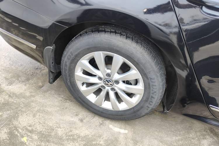 Used Volkswagen Passat 2013 1.8TSI DSG Prestige Edition Right Rear Wheel Hub