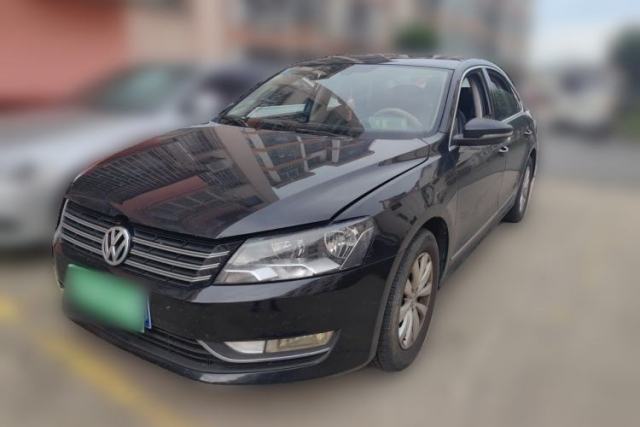 Ojetý Volkswagen Passat 2013 1.8TSI DSG Prestige Edition
