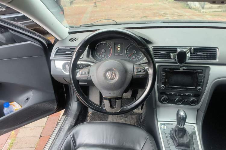 Used Volkswagen Passat 2013 1.8TSI DSG Ultimate Edition Steering Wheel
