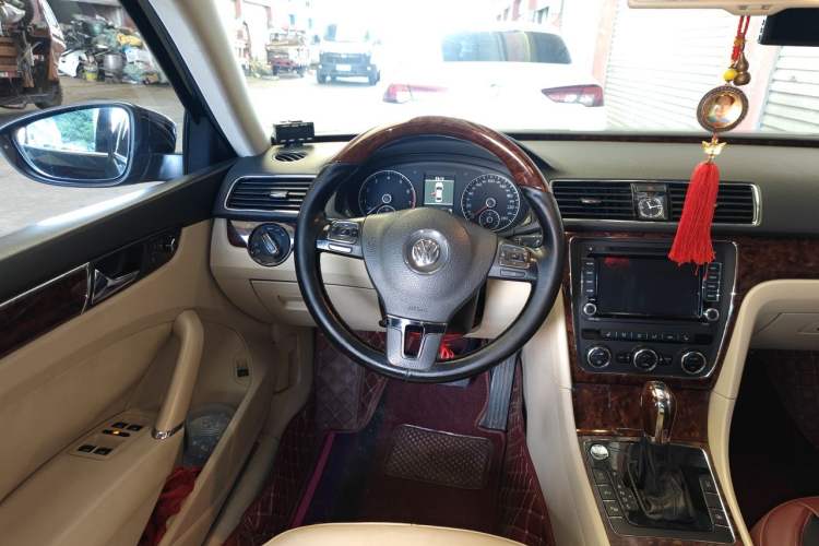 Used Volkswagen Passat 2013 2.0 TSI DSG Ultimate Edition Steering Wheel
