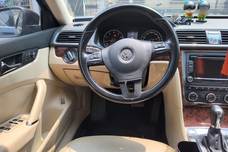 Used Volkswagen Passat 2013 1.8TSI DSG Prestige Edition Steering Wheel