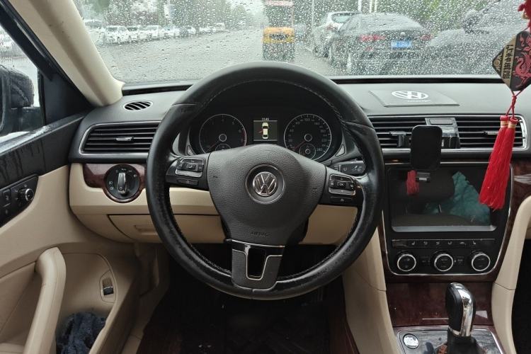 Used Volkswagen Passat 2013 1.8TSI DSG Prestige Edition Steering Wheel