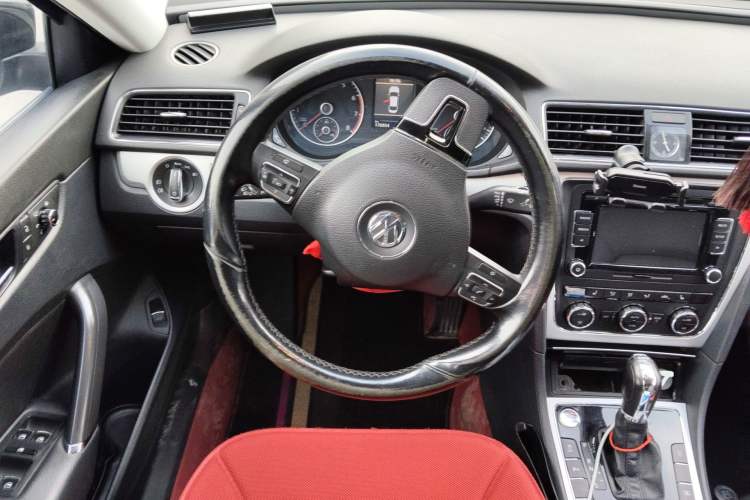 Used Volkswagen Passat 2013 2.0 TSI DSG Prestige Edition Steering Wheel