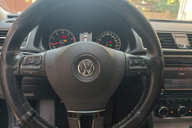 Used Volkswagen Passat 2013 1.8TSI DSG Prestige Edition Steering Wheel