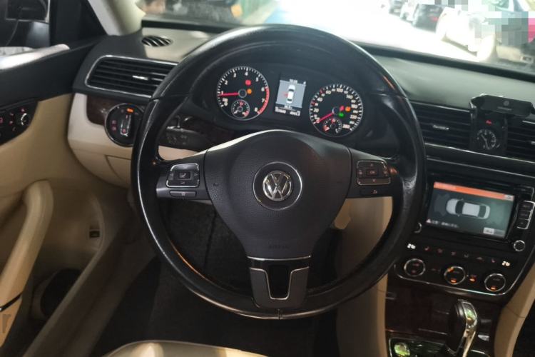 Used Volkswagen Passat 2013 1.8TSI DSG Prestige Edition Steering Wheel