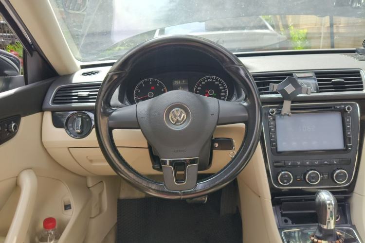 Used Volkswagen Passat 2013 1.8TSI DSG Prestige Edition Steering Wheel