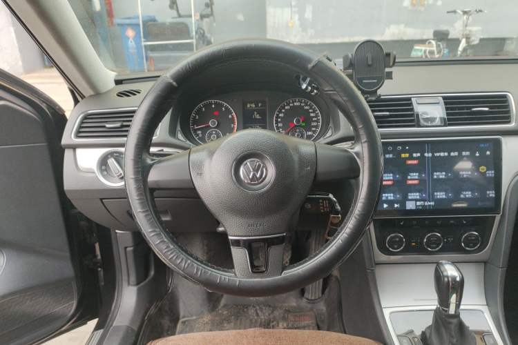 Used Volkswagen Passat 2013 1.8TSI DSG Prestige Edition Steering Wheel