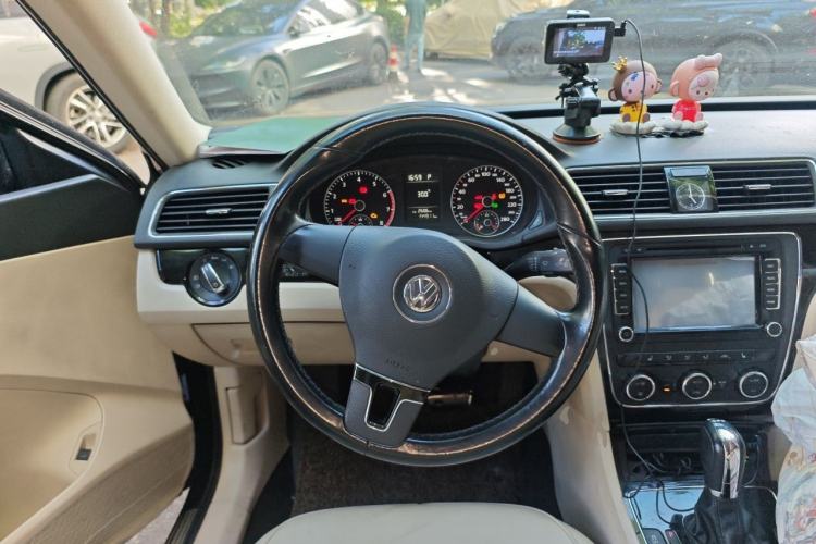 Used Volkswagen Passat 2013 1.8TSI DSG Prestige Edition Steering Wheel