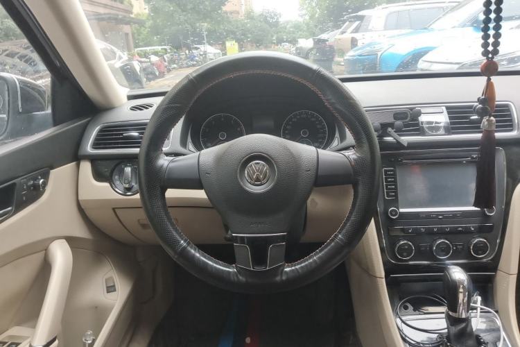 Used Volkswagen Passat 2013 1.4 TSI DSG Prestige Edition Steering Wheel