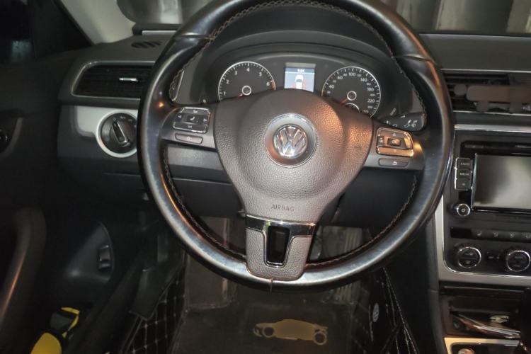 Used Volkswagen Passat 2013 1.8TSI DSG Prestige Edition Steering Wheel