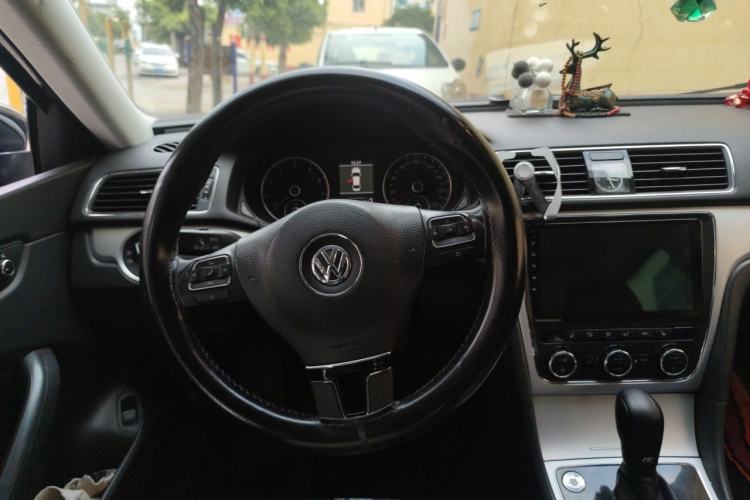 Used Volkswagen Passat 2013 1.8TSI DSG Prestige Edition Steering Wheel