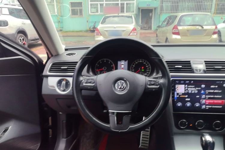 Used Volkswagen Passat 2013 1.8TSI DSG Prestige Edition Steering Wheel