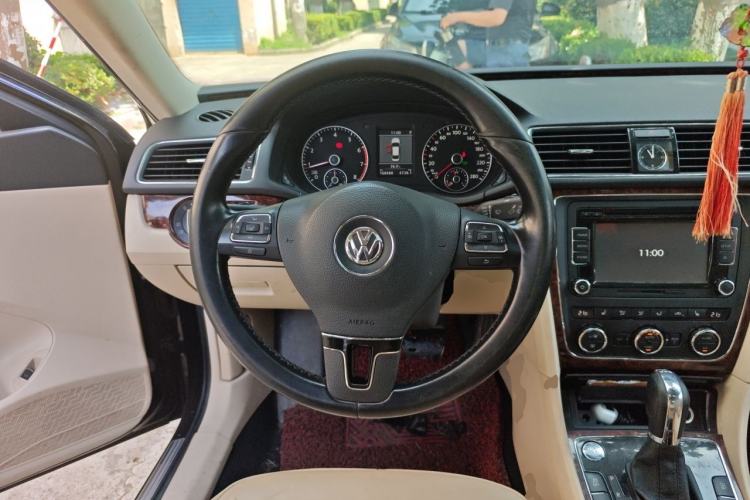 Used Volkswagen Passat 2013 1.8TSI DSG Prestige Edition Steering Wheel